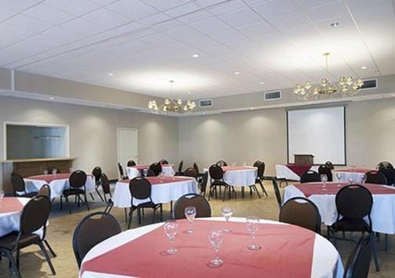 סמיתס פאלס Econo Lodge מסעדה תמונה